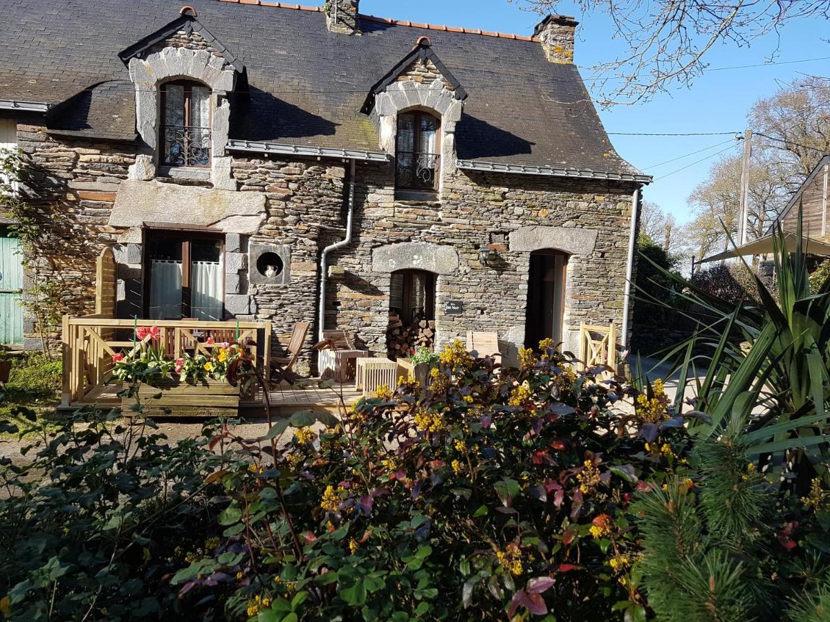 Gite Ble Noir Le Clos Du Tay Hotel La Gacilly Exterior photo